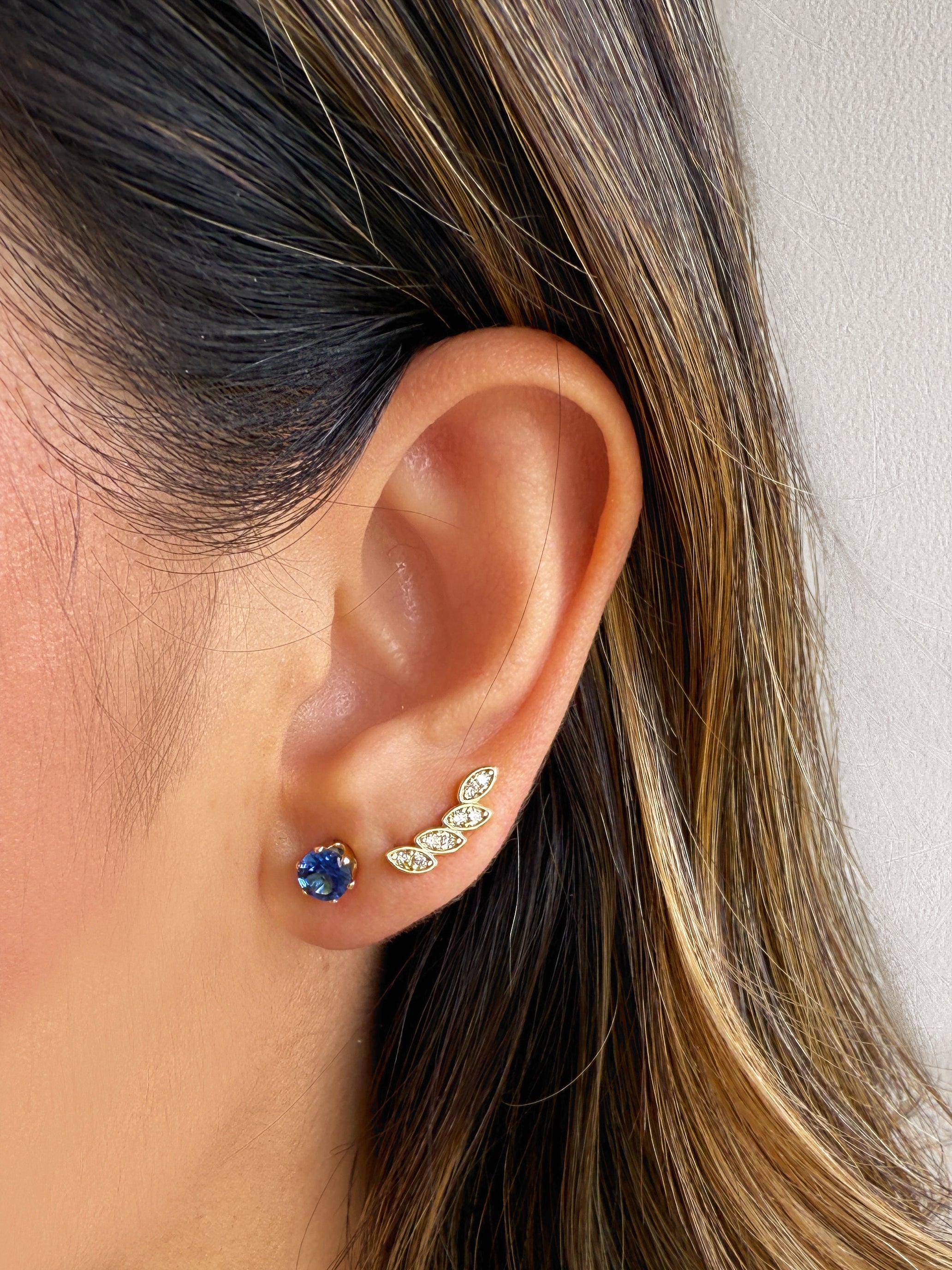 Aretes Golden Crawler Stud