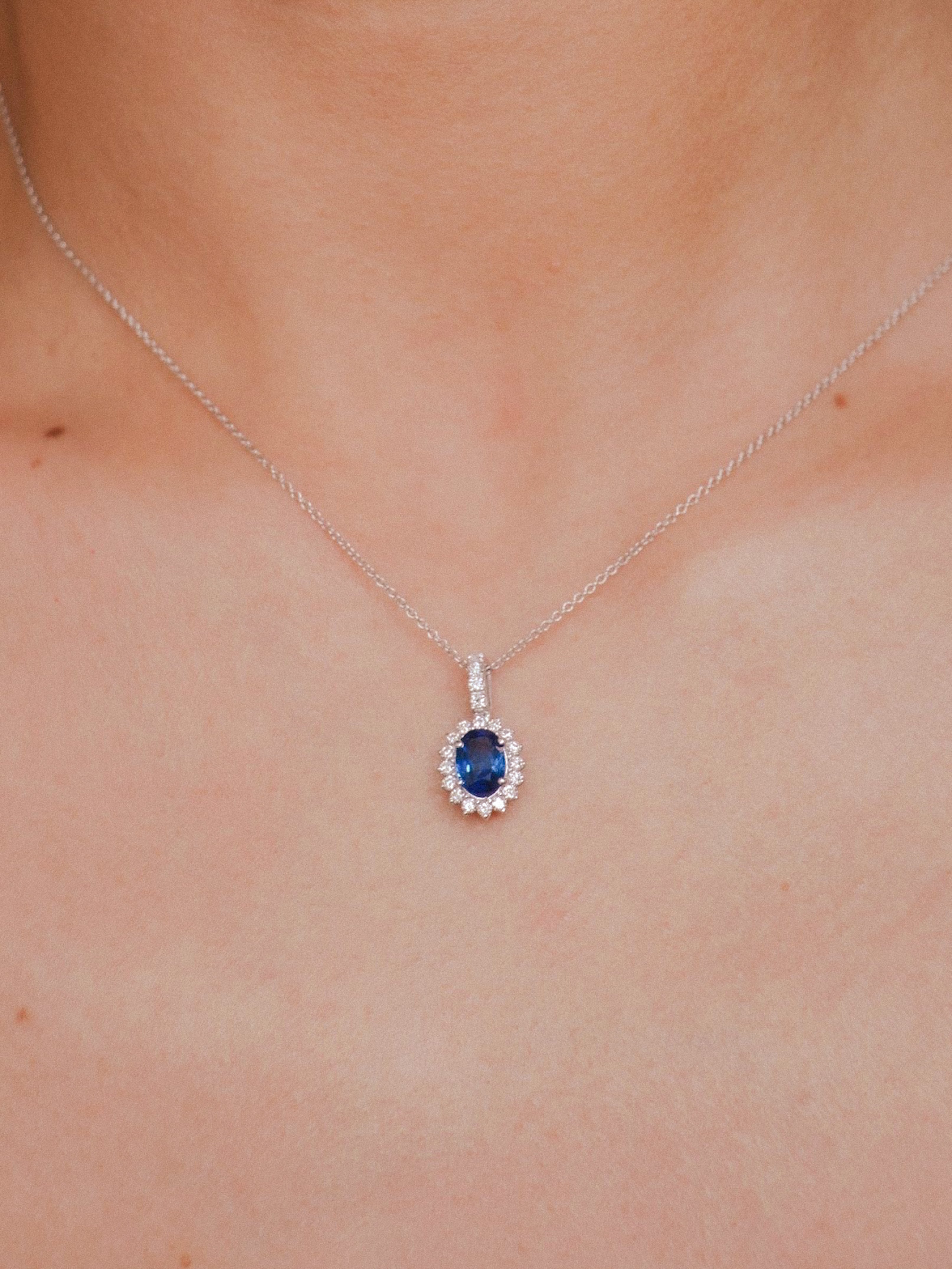 Collar Blue Moon Silver